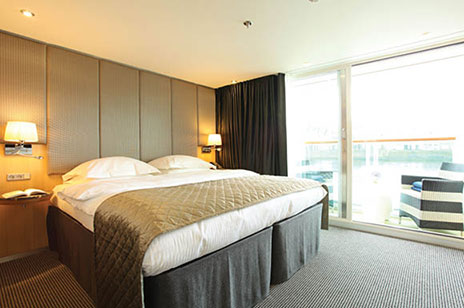 Junior Balcony Suite: B1J